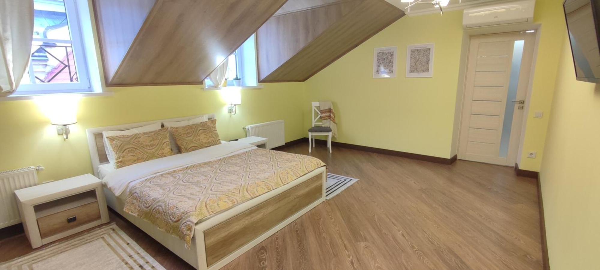 Сонячна Мансарда Apartment Camenița Exterior foto
