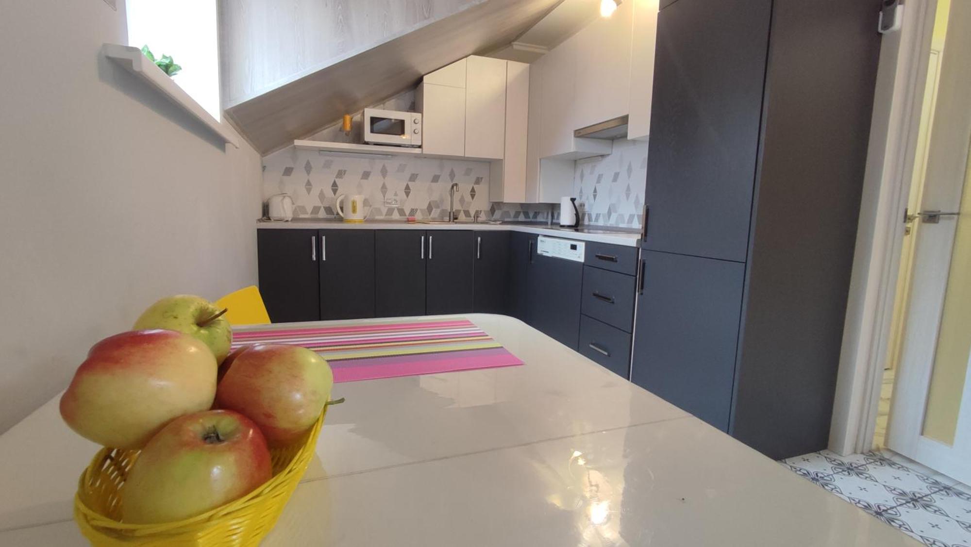 Сонячна Мансарда Apartment Camenița Exterior foto