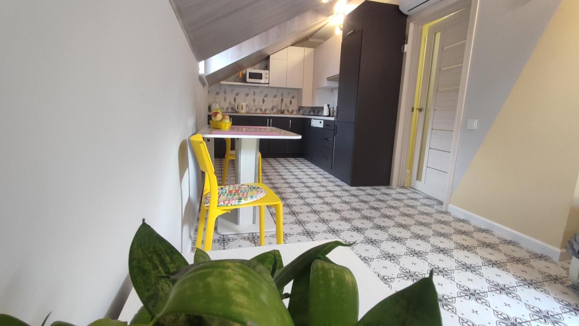Сонячна Мансарда Apartment Camenița Exterior foto